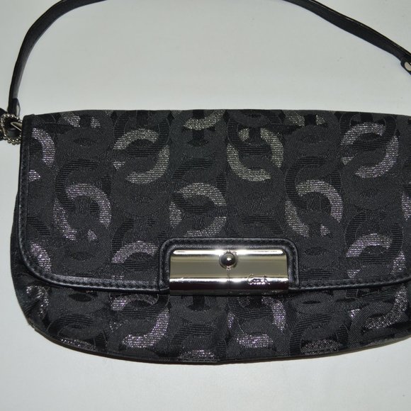 SOLD🚫Coach Kristin Op Art Signature Flap Wristlet - Picture 3 of 6